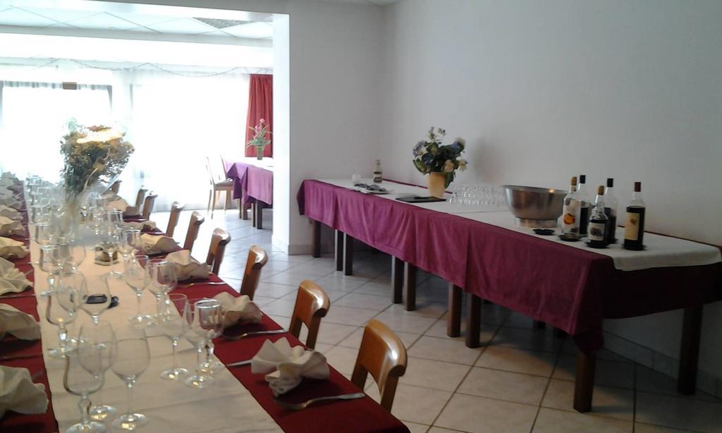 Le Clos Fleuri Bourg-de-Thizy Exterior foto
